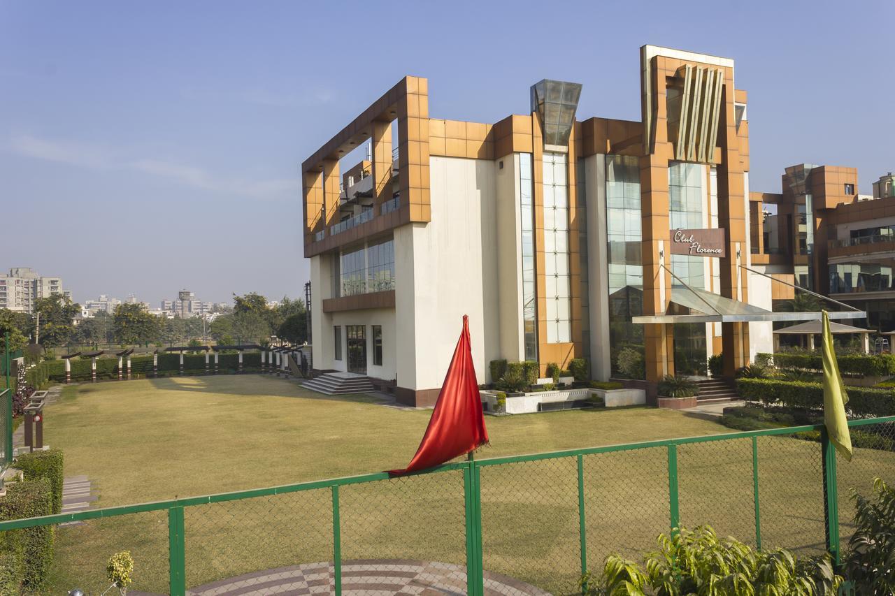 Club Florence Gurgaon Exterior photo